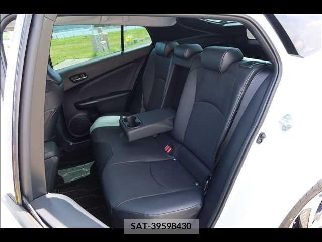 Toyota PRIUS 2022-09 332620-28