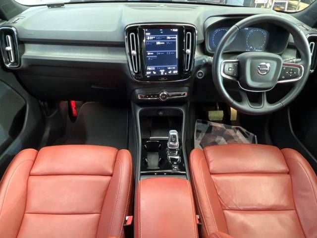 Volvo XC40 2021-07 195192-1