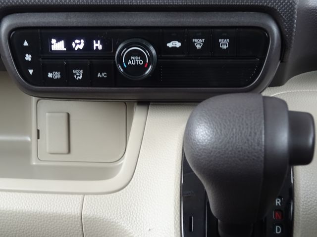 Honda N BOX 2018-10 4744-10