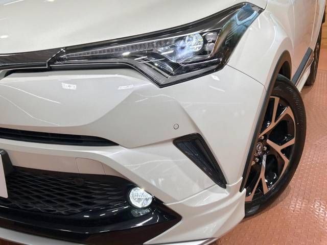 Toyota C-HR 2017-01 26517-12