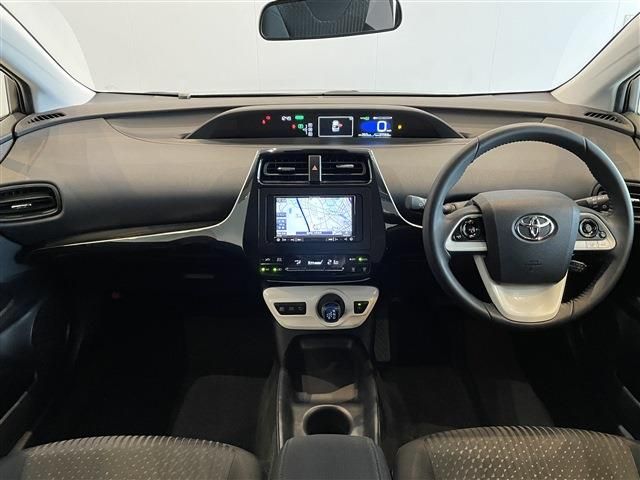 Toyota PRIUS 2018-08 19049-2