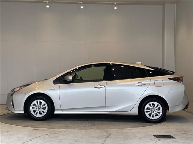 Toyota PRIUS 2018-08 19049-12