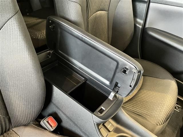 Toyota PRIUS 2018-08 19049-23