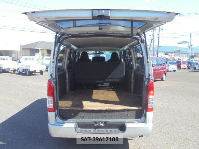 Toyota HIACE VAN 2014-07 456189-26