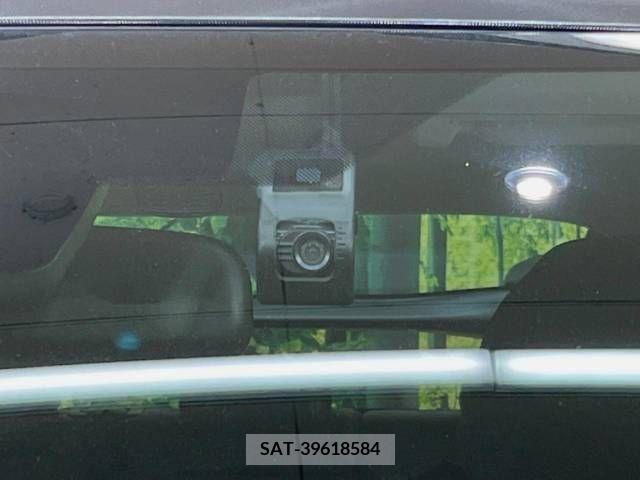 Toyota PRIUS 2019-07 322432-6