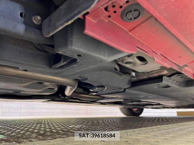 Toyota PRIUS 2019-07 322432-18
