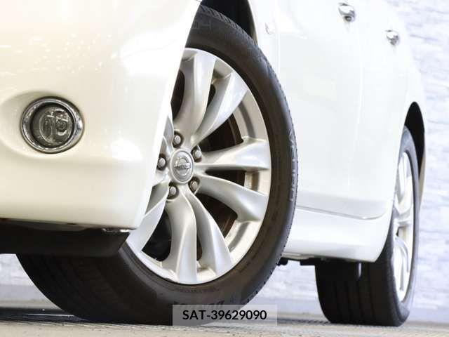 Nissan FUGA 2012-03 324774-14