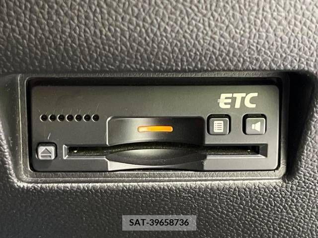 Suzuki SWIFT 2018-02 209918-6