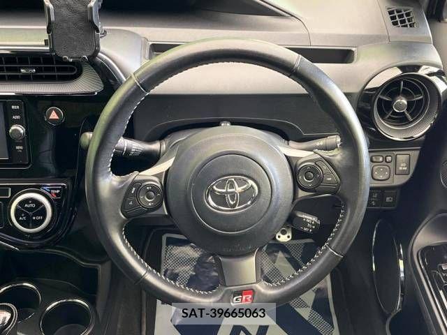 Toyota AQUA 2018-08 293621-13
