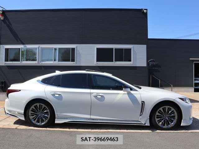 Lexus LS 2021-04 235917-3