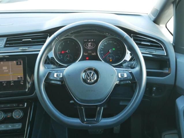 VolksWagen GOLF TOURAN 2019-09 14017-14