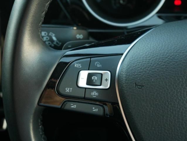 VolksWagen GOLF TOURAN 2019-09 14017-17