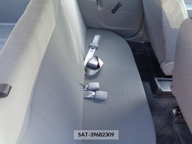 Nissan AD VAN 2017-02 254240-19