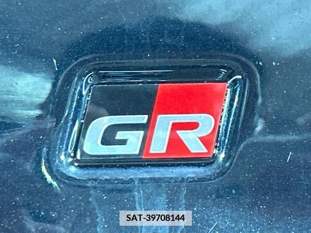 Toyota VOXY 2022-02 380480-2