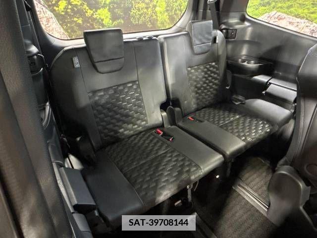Toyota VOXY 2022-02 380480-9