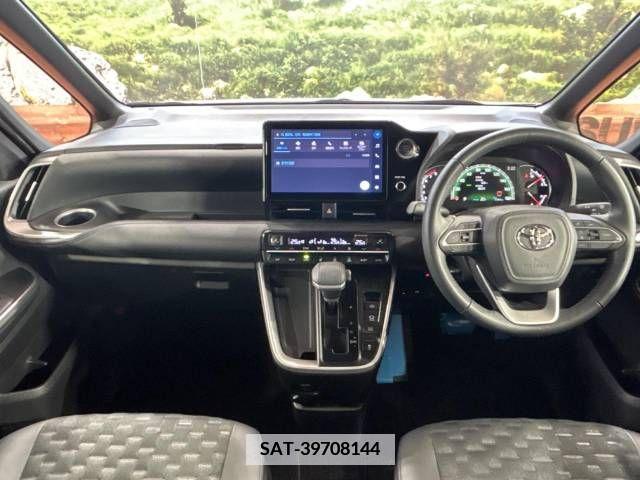 Toyota VOXY 2022-02 380480-1