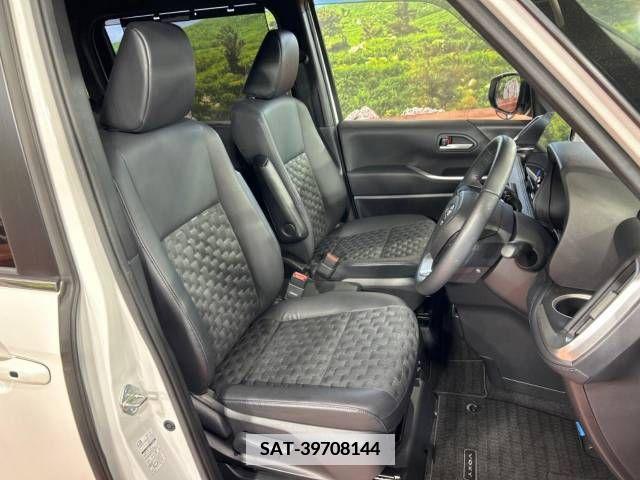 Toyota VOXY 2022-02 380480-7