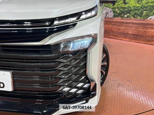 Toyota VOXY 2022-02 380480-12