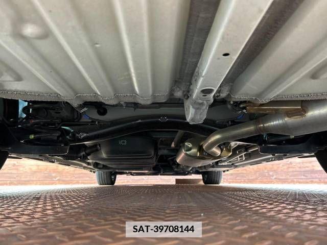 Toyota VOXY 2022-02 380480-19