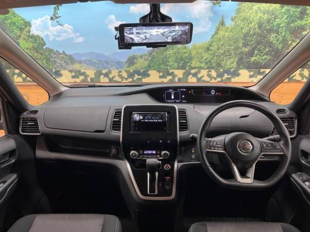 Nissan SERENA 2018-03 15950-1