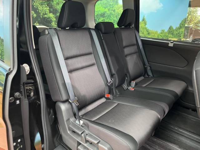 Nissan SERENA 2018-03 15950-11