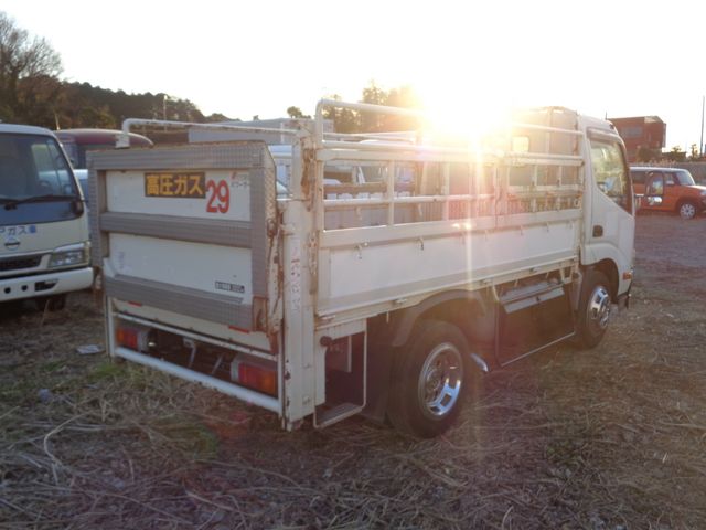 Hino DUTRO 2015-09 155-3