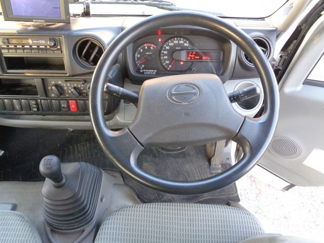 Hino DUTRO 2015-09 155-21