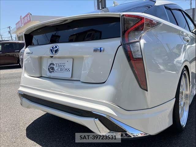 Toyota PRIUS 2016-08 366678-11
