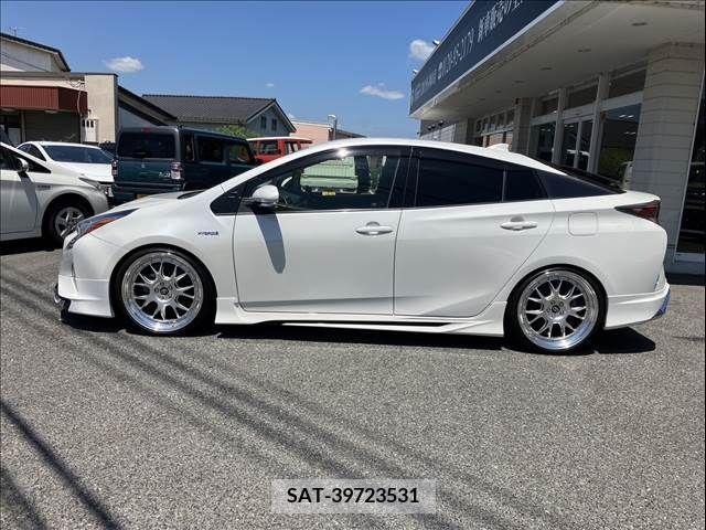 Toyota PRIUS 2016-08 366678-7