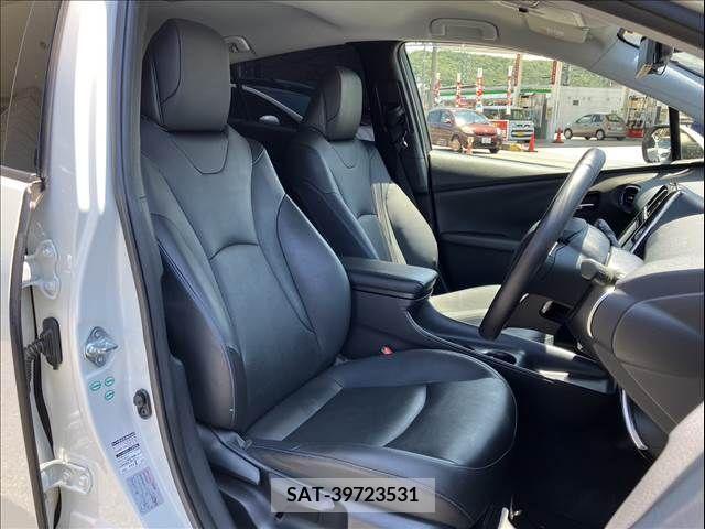 Toyota PRIUS 2016-08 366678-15