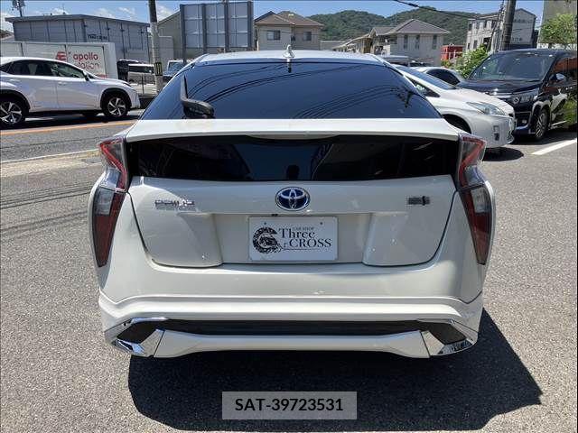 Toyota PRIUS 2016-08 366678-5