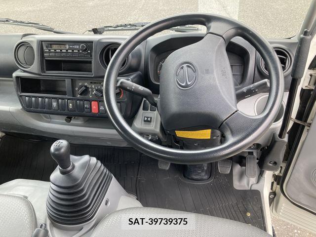 Hino DUTRO 2016-08 320372-16