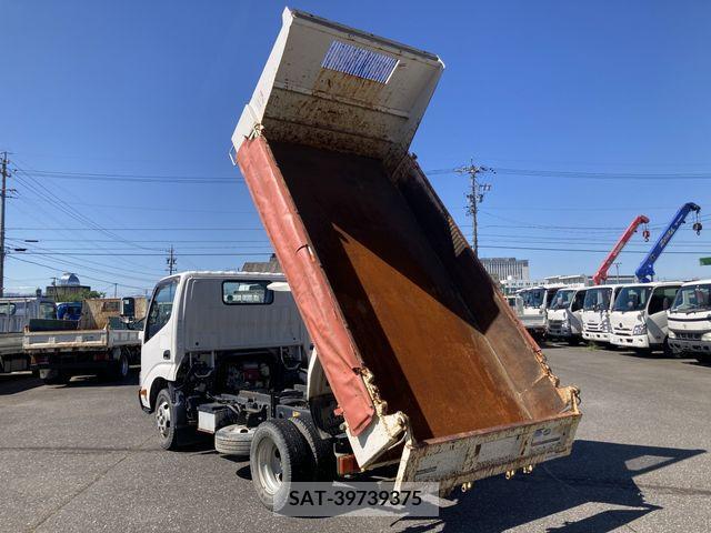 Hino DUTRO 2016-08 320372-9