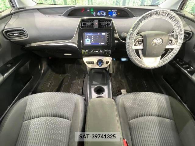 Toyota PRIUS 2016-01 241247-1