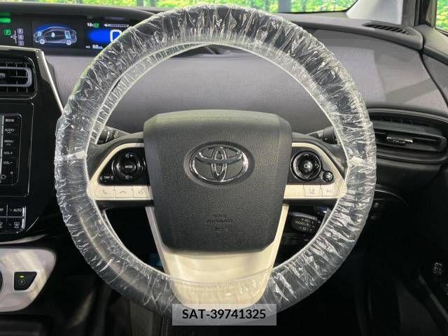 Toyota PRIUS 2016-01 241247-11