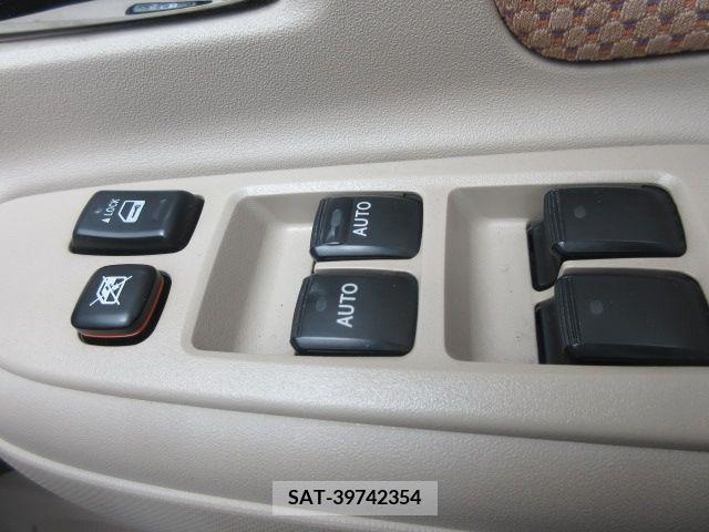 Toyota SIENTA 2012-07 285115-18