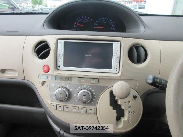 Toyota SIENTA 2012-07 285115-10