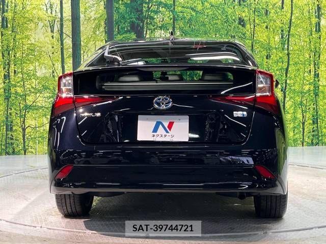 Toyota PRIUS 2022-03 332229-15