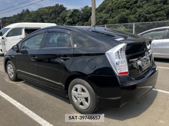 Toyota PRIUS 2011-11 353017-2