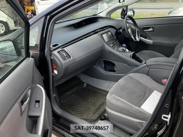 Toyota PRIUS 2011-11 353017-13