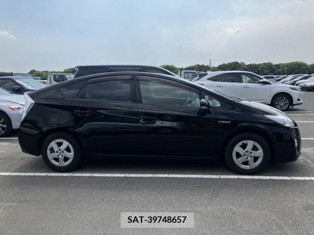 Toyota PRIUS 2011-11 353017-5