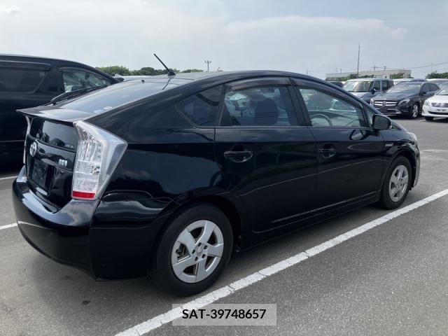 Toyota PRIUS 2011-11 353017-4