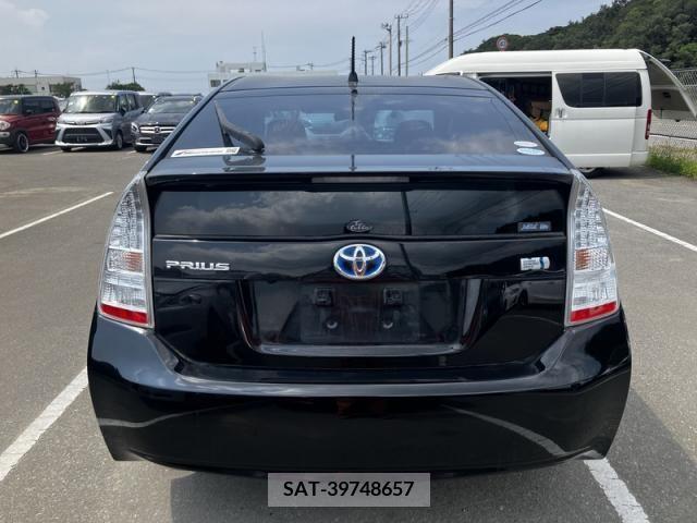 Toyota PRIUS 2011-11 353017-3
