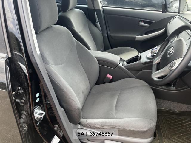 Toyota PRIUS 2011-11 353017-10