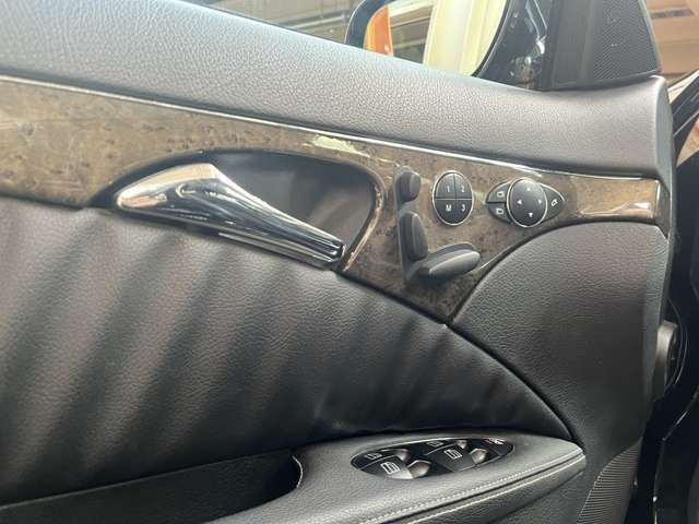 Mercedes Benz E-CLASS 2001-01 194580-19