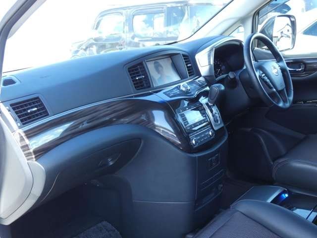 Nissan ELGRAND 2016-01 6500-13