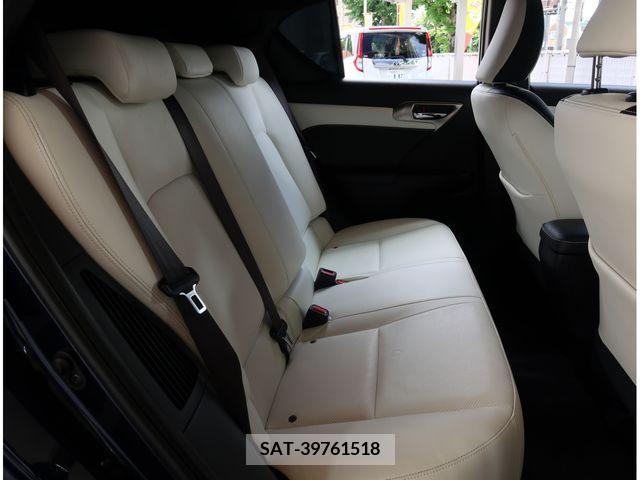 Lexus CT 2018-03 353910-26