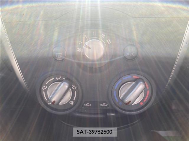 Nissan NOTE 2014-02 208467-17