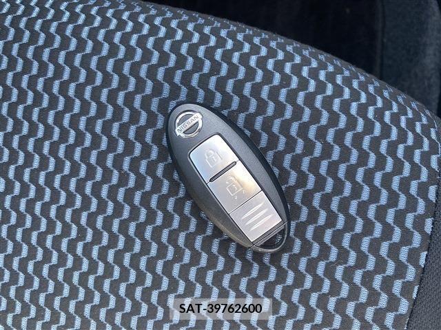 Nissan NOTE 2014-02 208467-21