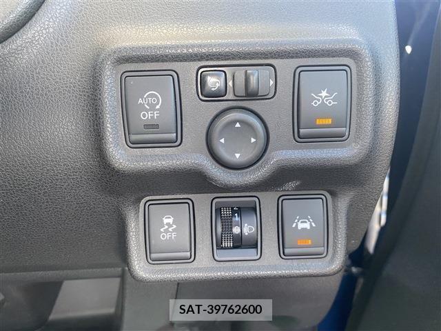 Nissan NOTE 2014-02 208467-19